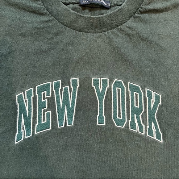 Brandi Melville Dark Green New York Logo Crop Top Short Sleeve Cotton Shirt S - Picture 3 of 9